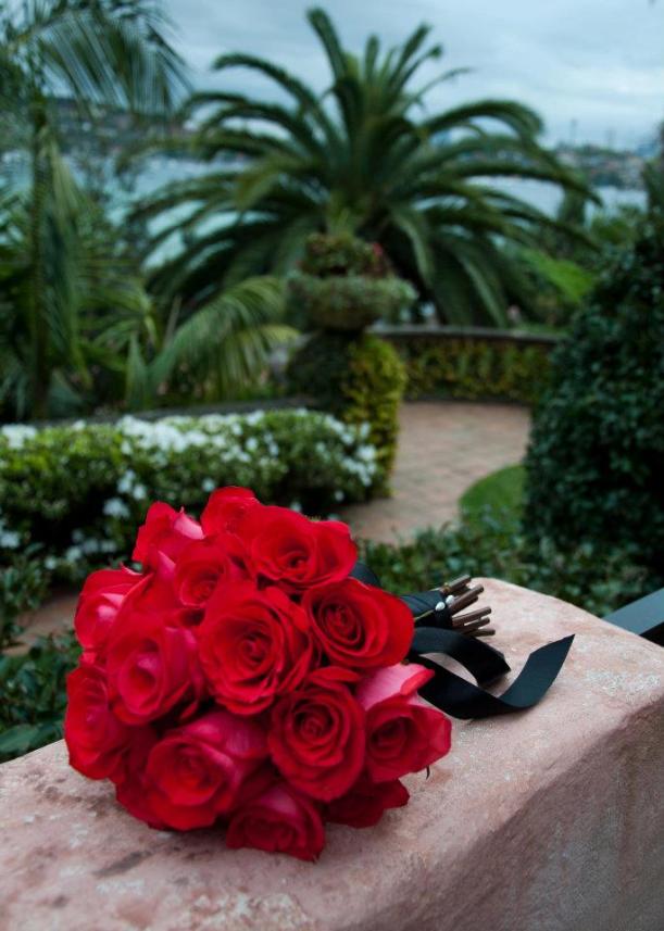 Red rose bouquet with spanish theme